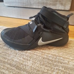 Nike Lebron James Soldier IX Black Sport Sneaker